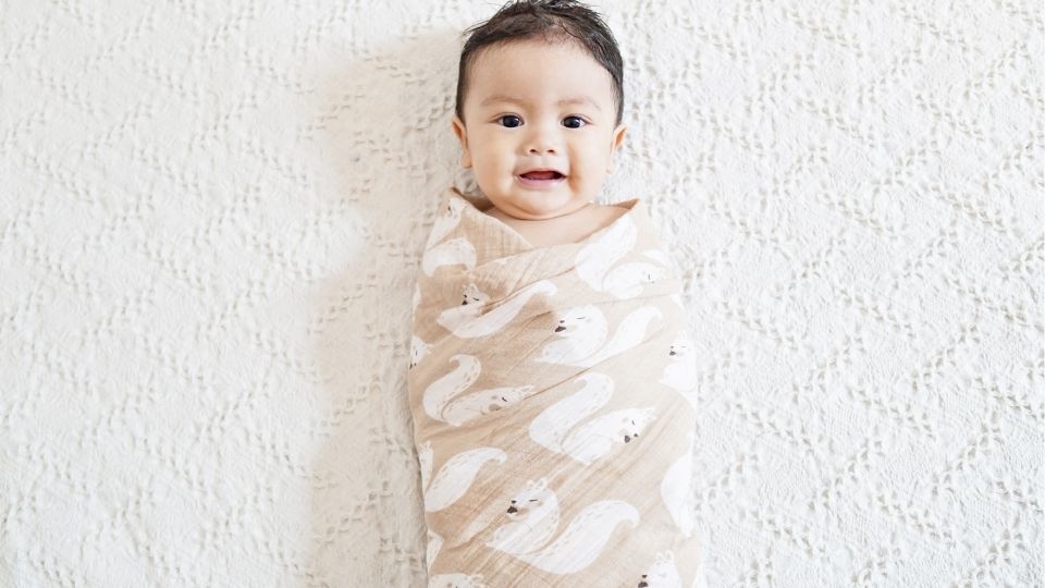 How to Swaddle a Newborn: Easy Step-by-Step Guide for Parents