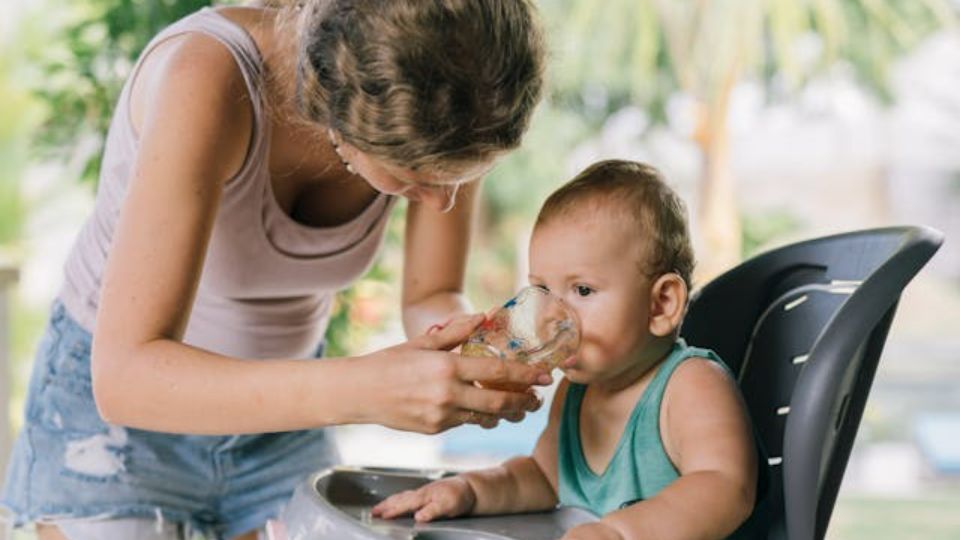 Can Newborns Drink Water? Let’s Clear It Up, Parents!